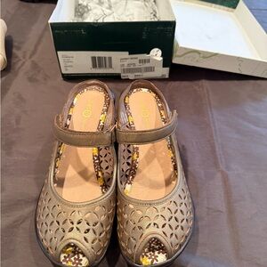 Bronze/ Floral J-1 Jambu Sandals New Sz 6